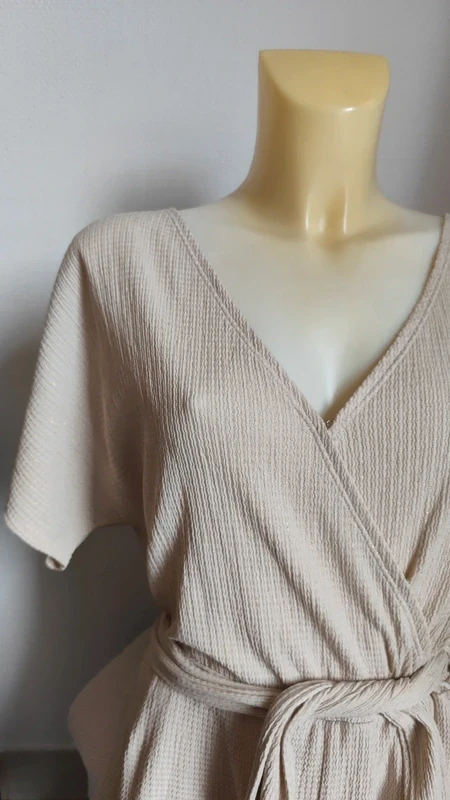 Beige vloeiende zomer jumpsuit met wijde pasvorm / relaxte lichte en luchtige T38/ – photo 4